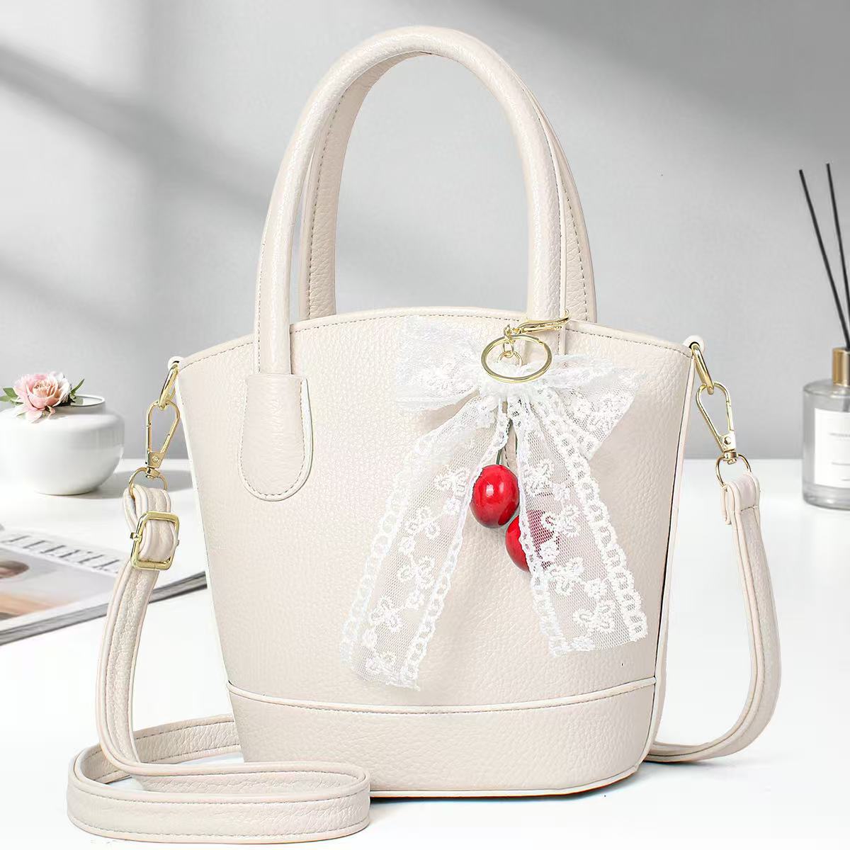 Cestas de verduras casuales simples bolsos de mano bolsas de cubo de viaje de moda colgante universal bolsas de hombro transfronterizas