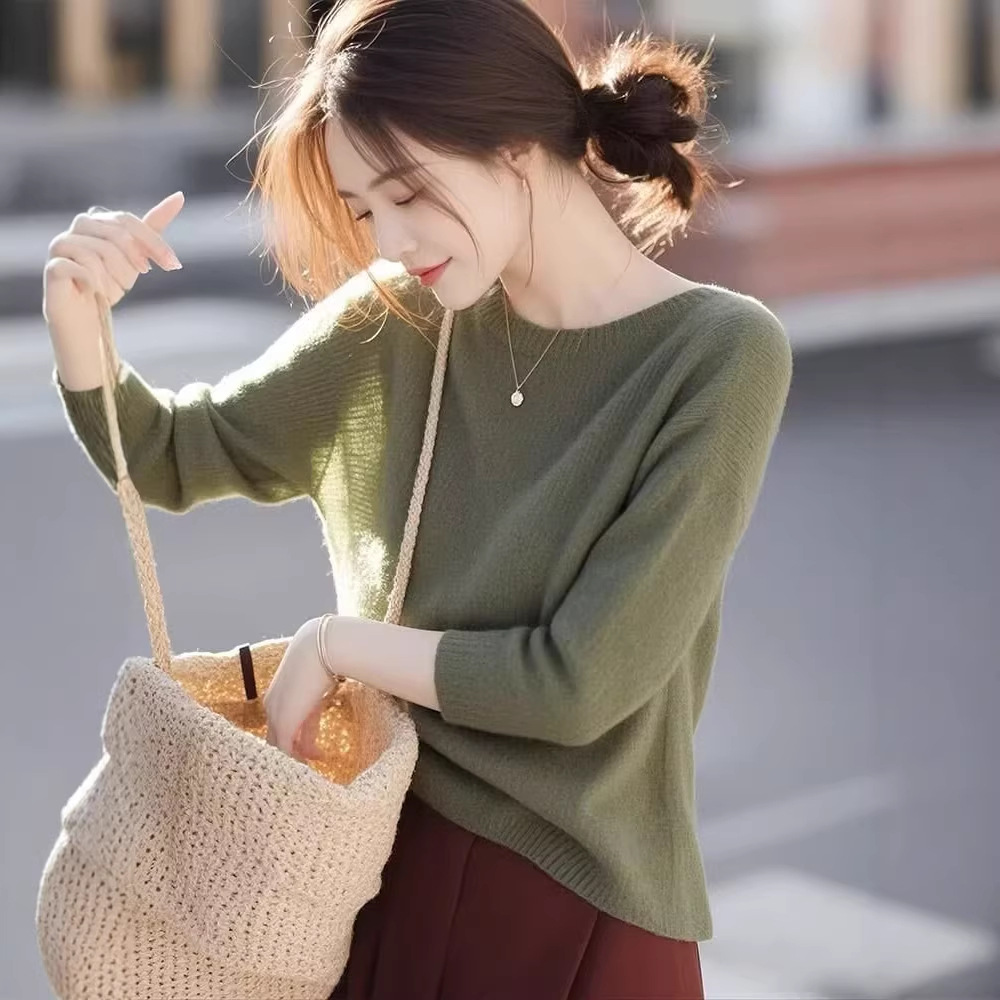 Áo len dệt kim nữ cổ tròn phong cách Hàn Quốc, form rộng, chất liệu mềm mại — Đậu xanh chi tiết 4