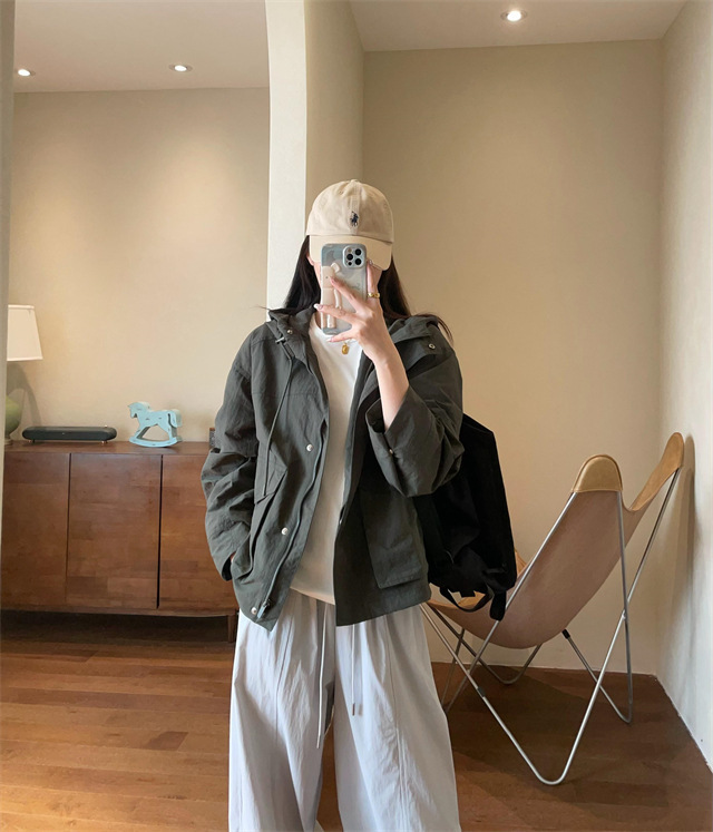 山系质感舒适肌理感宽松短款连帽冲锋衣休闲外套女2025秋G081810|undefined