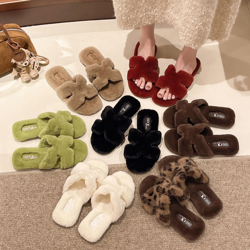 Dopamine H fluffy slippers for women, suitable for outdoor wear, 2026 autumn and winter new style, Chanel-inspired flat-soled high-end cotton slippers