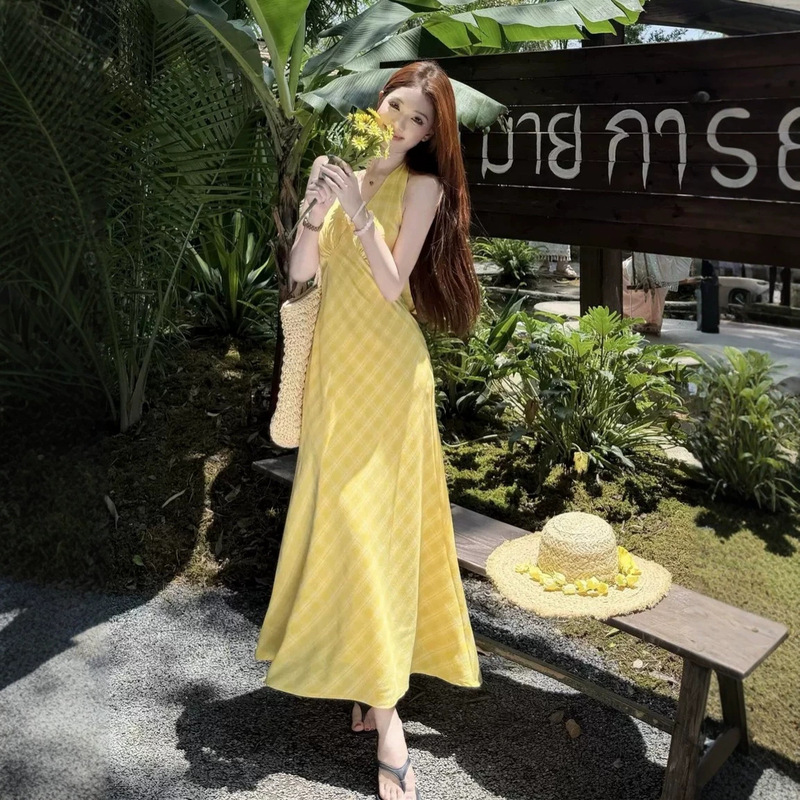 Yellow Plaid V-Neck Halter Neck Dress for Women, Summer Dopamine-Inspired, Stunning, Slim-Fit, Gentle Vacation Style Long Dress Yellow Plaid V-Neck Halter Neck Dress for Women, Summer Dopamine-Inspired, Stunning, Slim-Fit, Gentle Vacation Style Long Dress