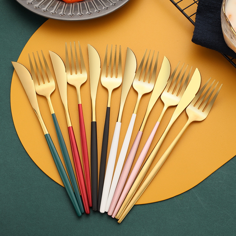 Transfronterizo de Amazon 24 piezas de acero inoxidable traje de vajilla Portugués Occidental cuchillo de carne, tenedor y cuchara de titanio chapado en oro cuchara