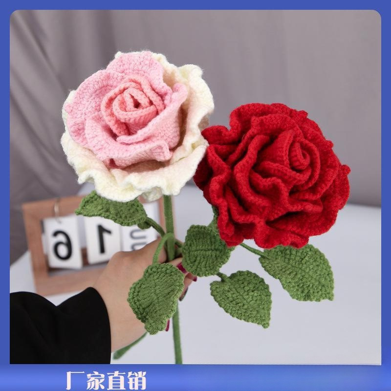 钩织毛线花手捧花手工花束材料包全套针织花成品铃兰玫瑰编织。