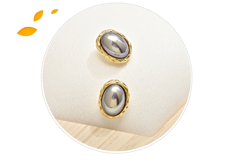 1 Pair Simple Style Oval Inlay Alloy Pearl Ear Studs display picture 1