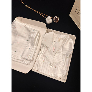 ��ѩ�z˯��Ů��＾��W�t�߼��мҾӷ������L�����m���e���b