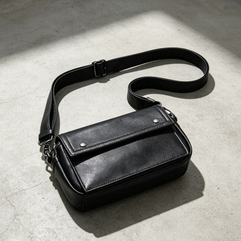 2026 New Vintage Men's Messenger Bag, Top Layer Vegetable-Tanned Leather Shoulder Bag, Men's Crossbody Bag, Casual Korean Style Trendy Small Backpack