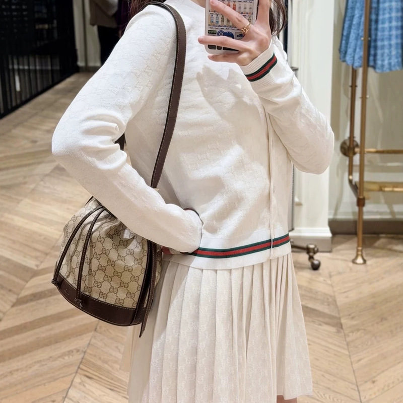 Shenzhen Nanyou Goods ~ High-End Version g Brand 26 Summer New Model Full Letter Print Round Neck Knitted Long-Sleeve Cardigan Shenzhen Nanyou Goods ~ High-End Version g Brand 26 Summer New Model Full Letter Print Round Neck Knitted Long-Sleeve Cardigan