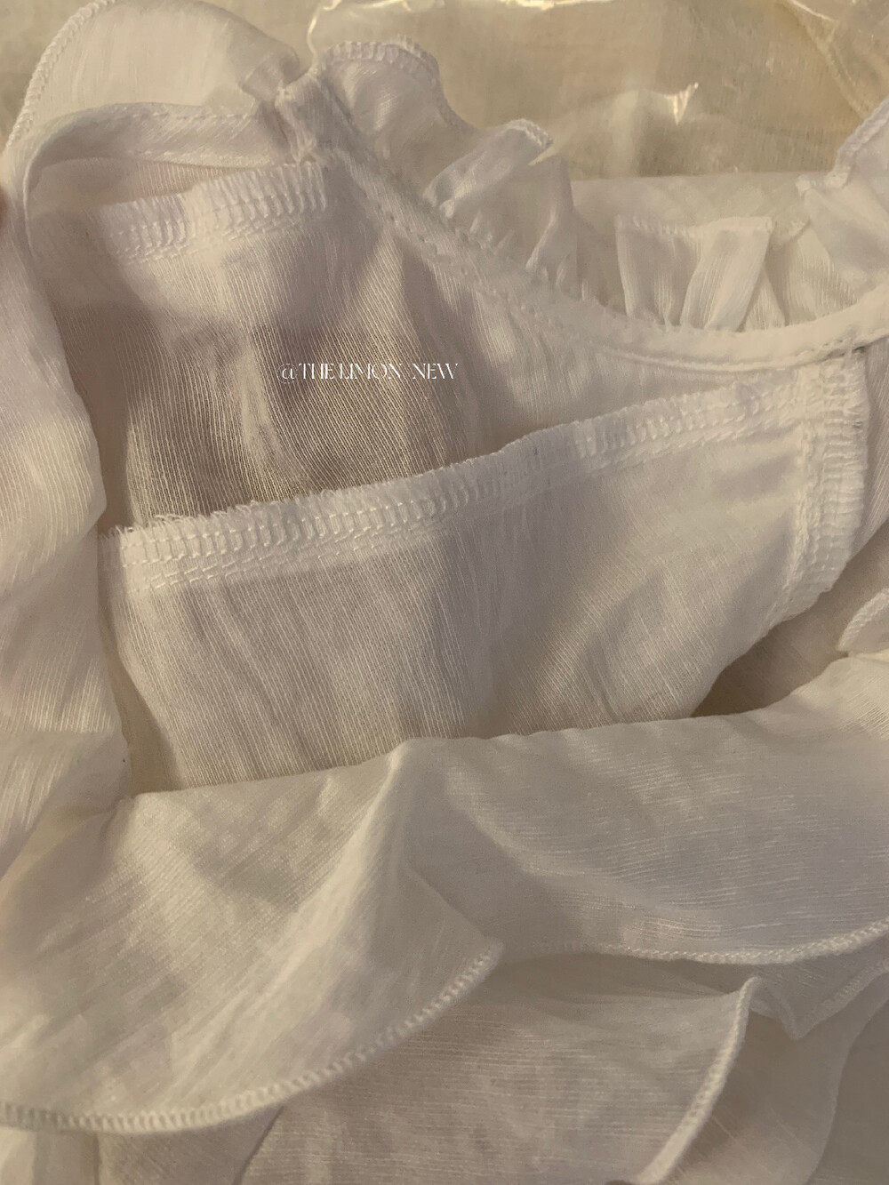 Áo sơ mi nữ tay ngắn cổ V phối ren xếp tầng chất liệu linen pha sợi tre — màu trắng, Bột cam, xanh lá cây chi tiết 22