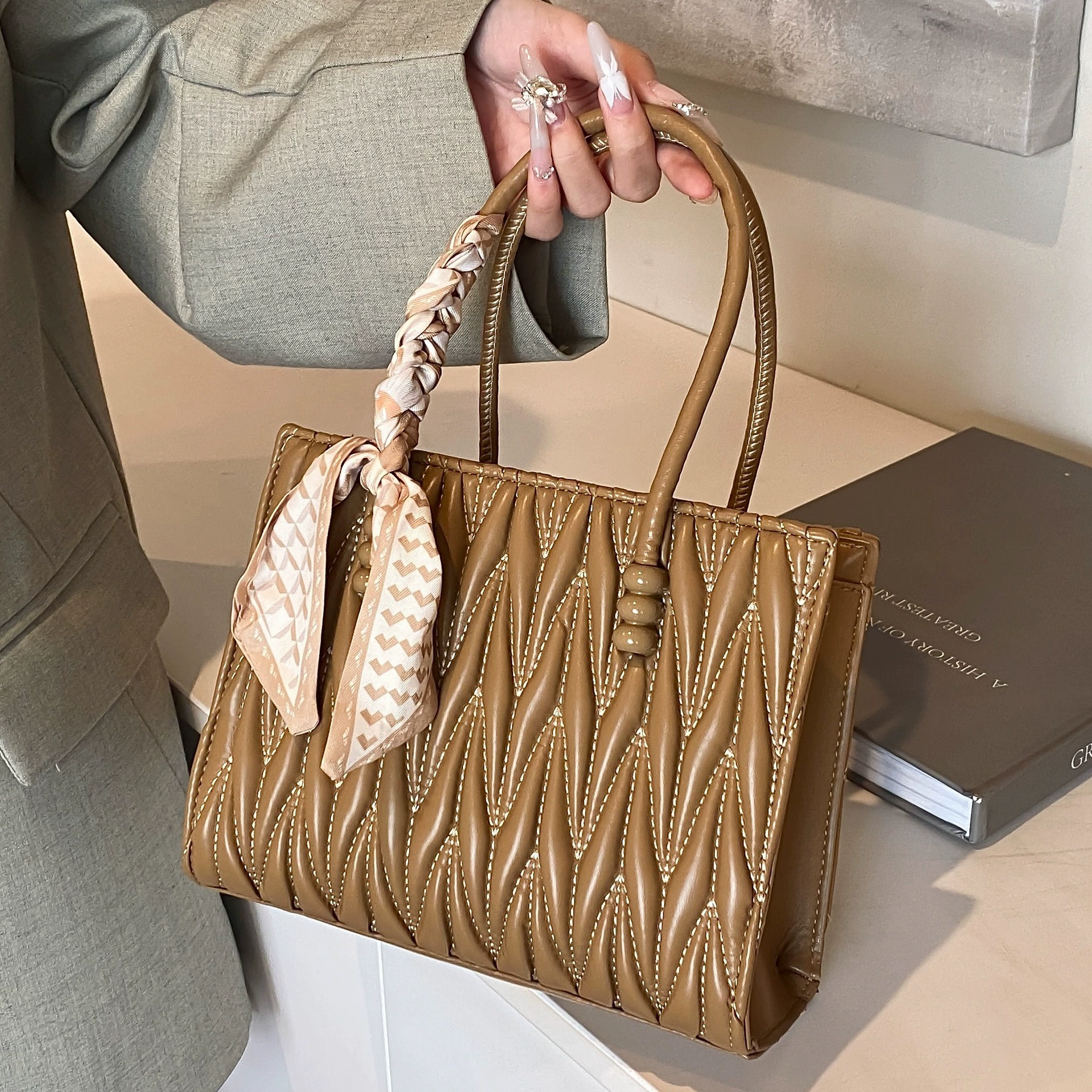 Shoulder bag, one-shoulder bag, small bag
