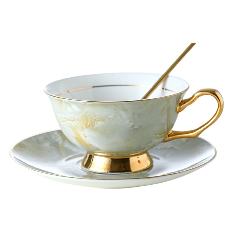 Cerámica Retro de porcelana de hueso de alto valor Juego de taza de café de estilo europeo Juego de té de la tarde Caja de regalo Taza de té de alta calidad Taza y platillo