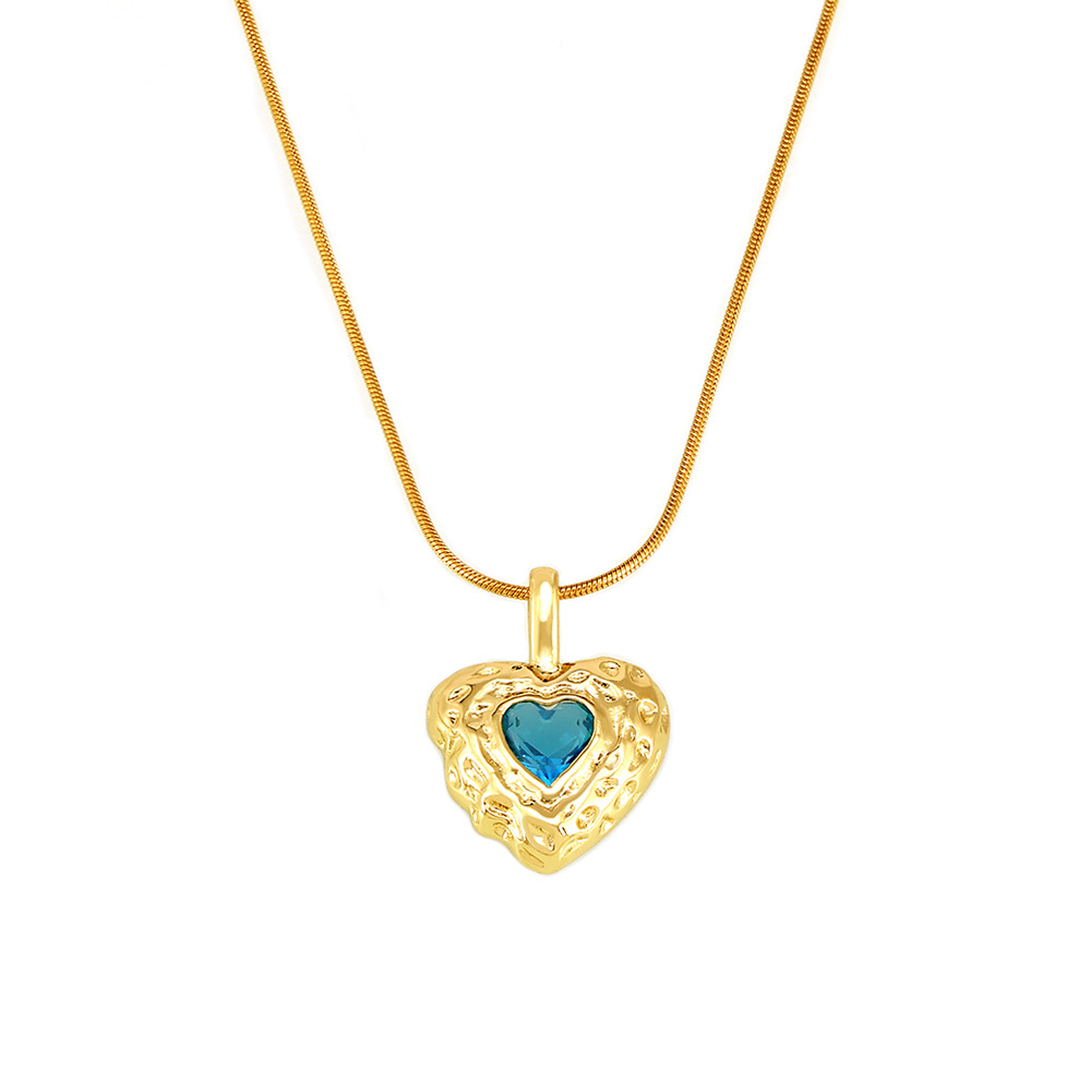 Pendant with zircon