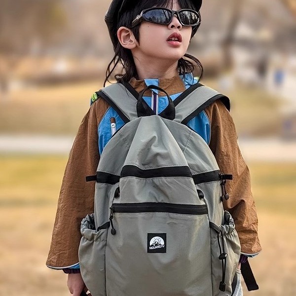Jardín de infantes coreano para niños mochila pequeña al aire libre de gran capacidad para reducir la carga de los niños mochila deportiva para niños