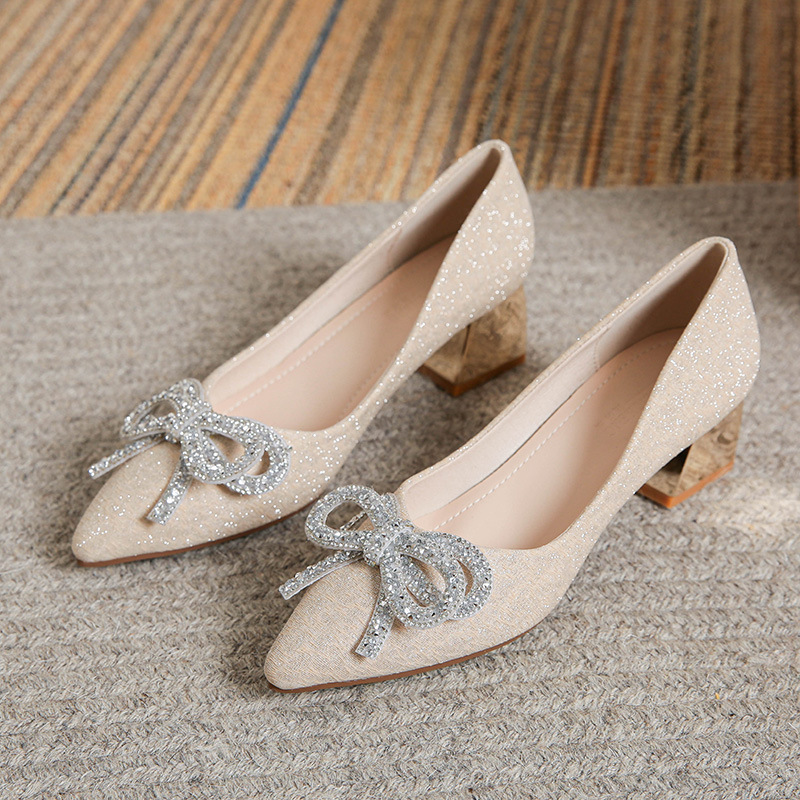 2024年春夏季法式尖头高跟鞋气质粗高跟大码单鞋女粗女鞋复古风