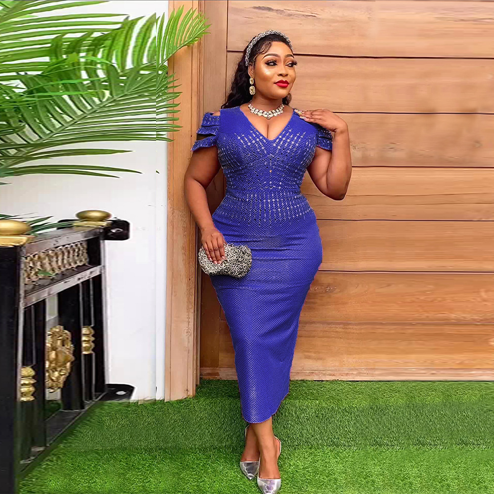 Damenbekleidung V-Ausschnitt sexy Bankettkleid in Übergröße Damenbekleidung heißes Diamant-Kleid mit kleinem Duft_voghion.com