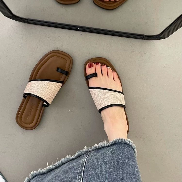 Summer straw slippers for leisure, sandals