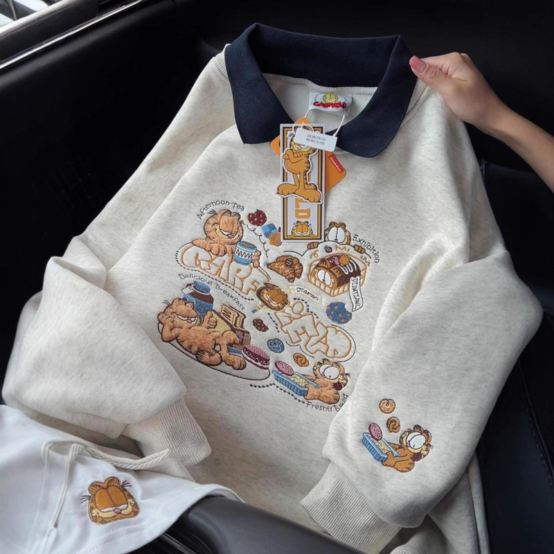 Autumn and Winter Fleece-Lined Thickened Faux Two-Piece Garfield Embroidered Collar Sweatshirt for Women, Niche Loose Design, Age-Reducing Top
