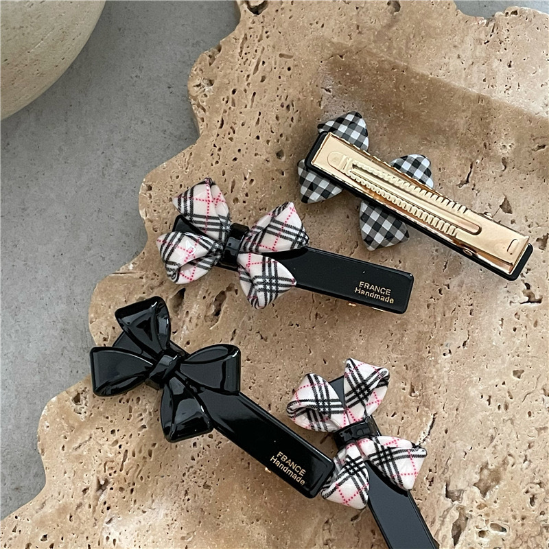 Sweet Bow Knot Arylic Hair Clip display picture 4