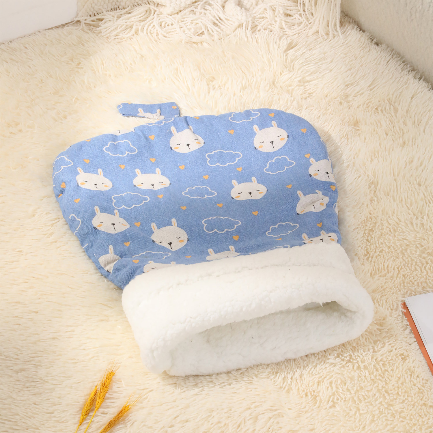 Nido de saco de dormir para mascotas de lana de cordero, nido de gato cálido de otoño e invierno, saco de dormir, agujero de perforación, nido de perro de seguridad de gatito cerrado