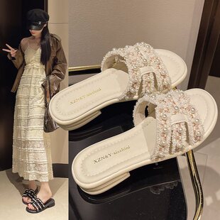2025 New Summer Style Small Fragrant Flat Slippers for Women to Wear Outside Spring Soft-Soled Fairy Versatile Pearl Beach Sandals