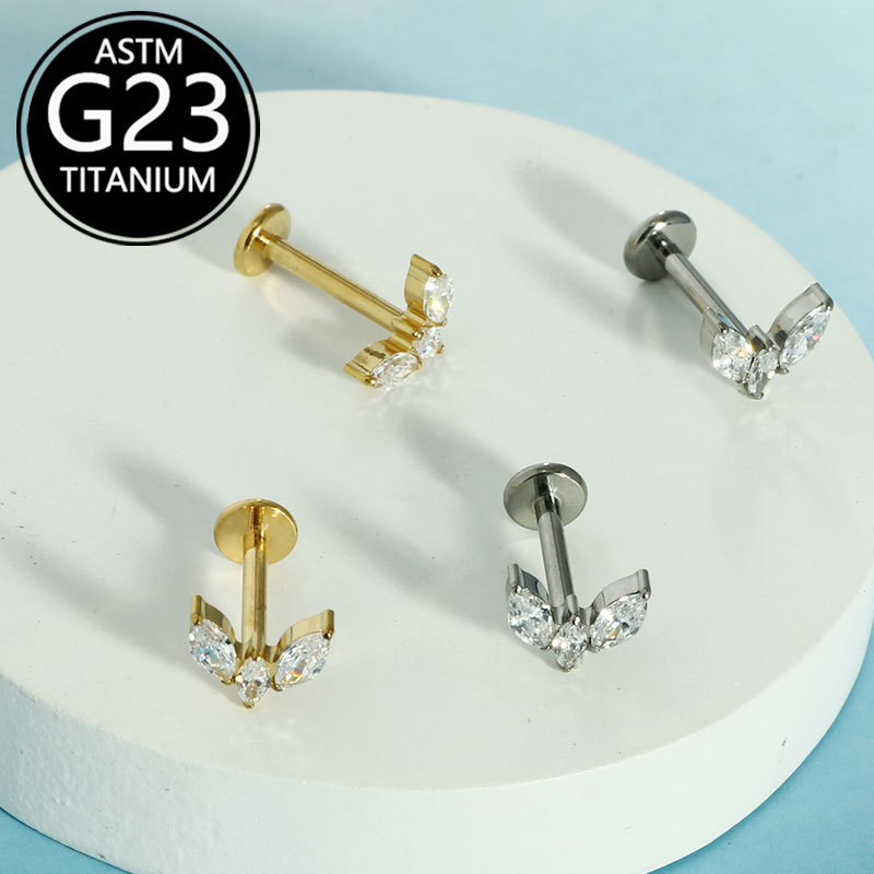 16G labret stud size and finish detail