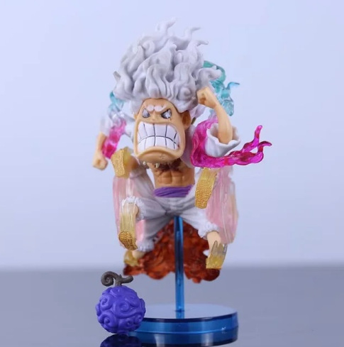 Una pieza de cinco engranajes sol Dios forma NICKA Luffy Q versión coche pequeño hecho a mano modelo decoración Sauron G5 serie