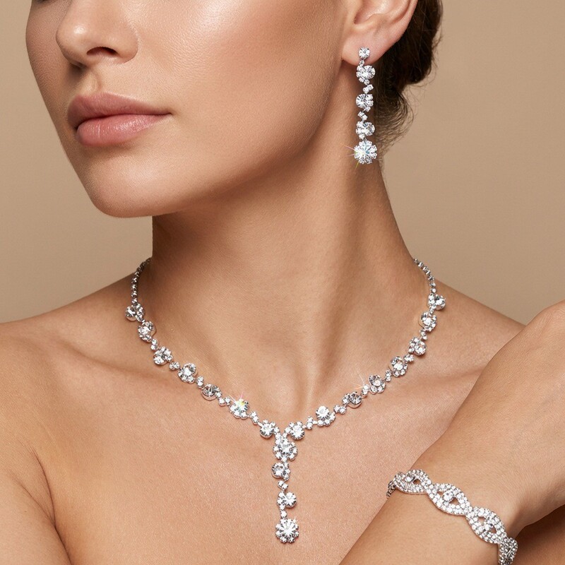 Jewelry Set, High-End Three-Piece Bridal Set, Chain Accessories, Necklace, Earrings, Bracelet, Fashionable and Versatile Dress Accessories Jewelry Set, High-End Three-Piece Bridal Set, Chain Accessories, Necklace, Earrings, Bracelet, Fashionable and Versatile Dress Accessories