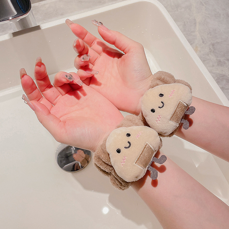 Diadema de felpa de dibujos animados 2025, antideslizante, para maquillaje o spa, estilo lindo