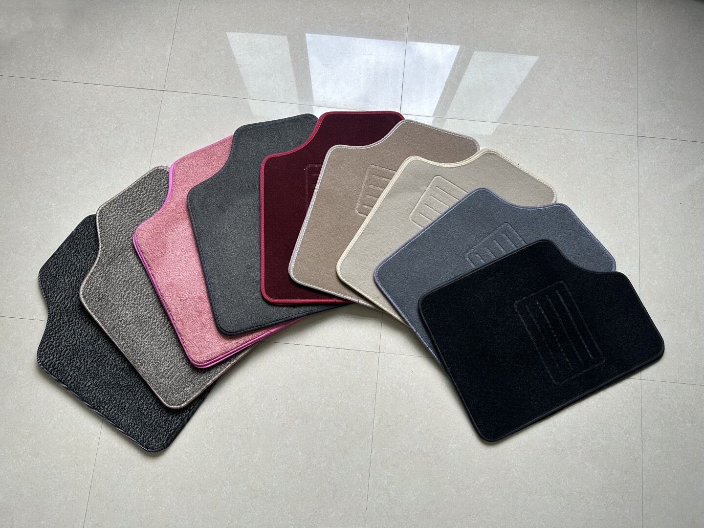 Suitable for car floor mats, suede anti-slip mats, one-piece floor mats, carpet protection mats, velvet mats, easy-to-clean waterproof mats