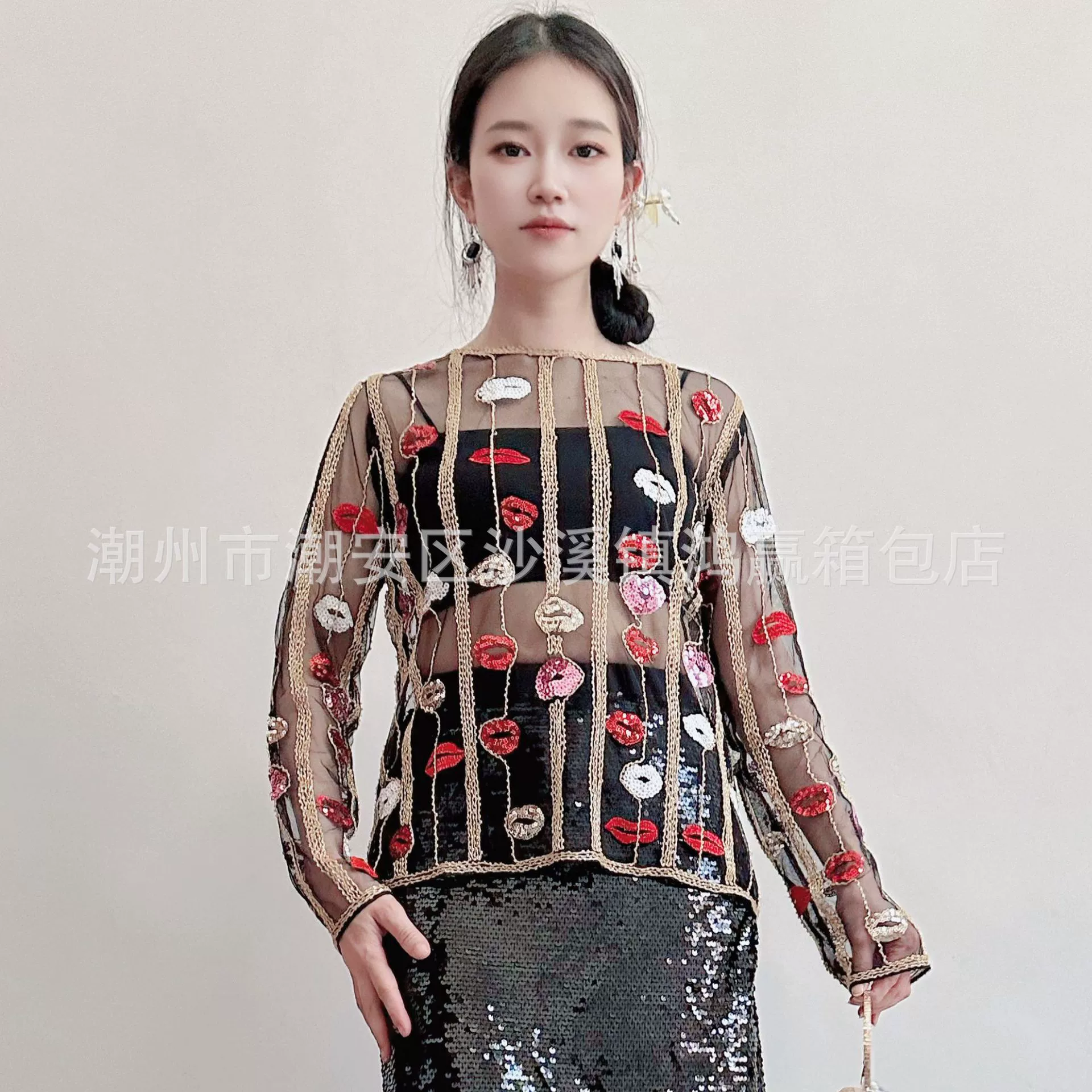 Трансграничная европейская и американская сексуальная перспектива с круглым вырезом