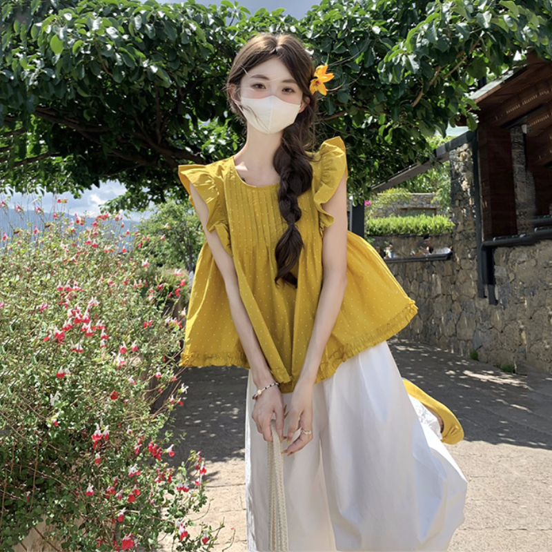 Yellow shirt