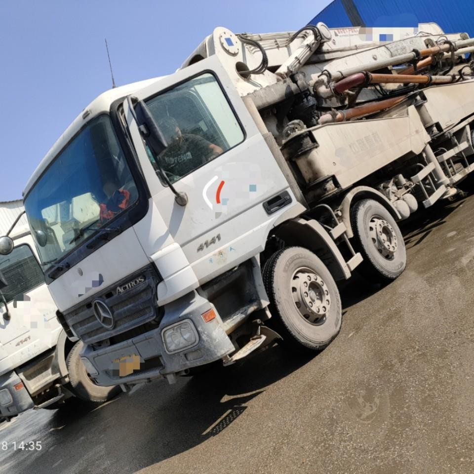 便宜供应二手47米中联混凝土泵车二手奔驰泵车