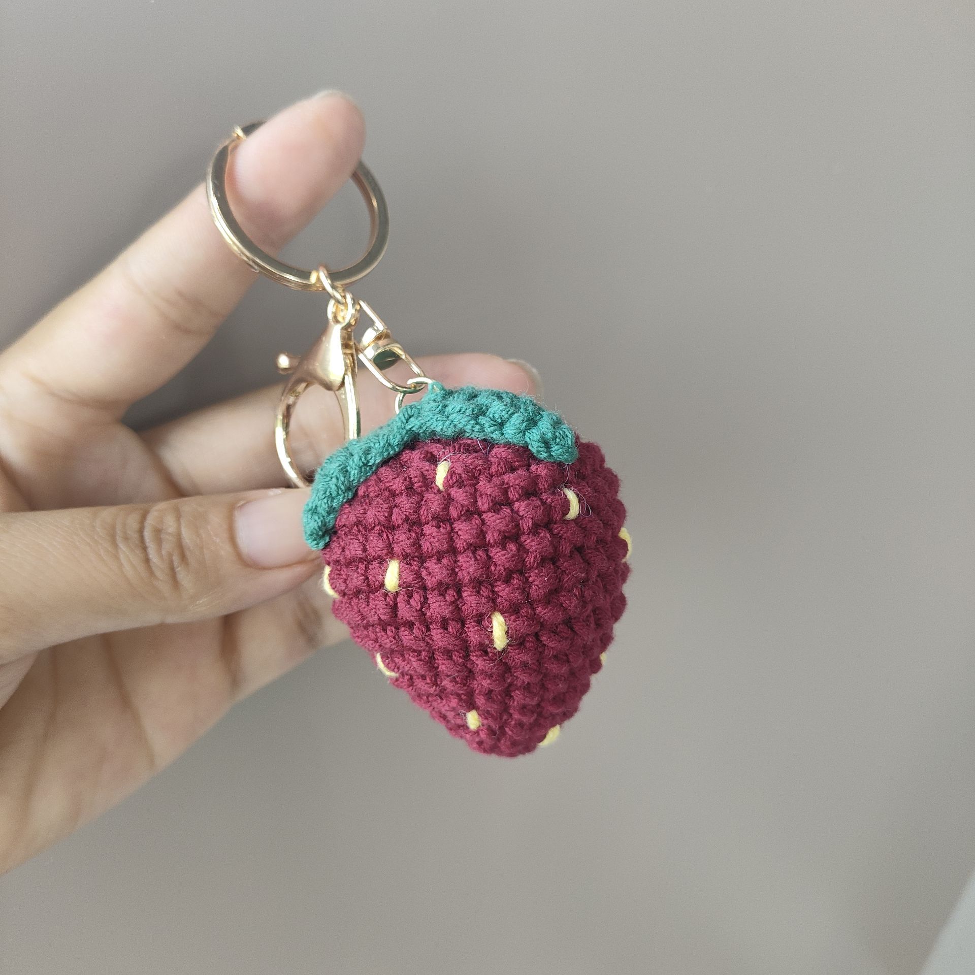 Strawberry Pattern Unisex Gender 1 Piece Cute Strawberry Yarn Unisex Bag Pendant Keychain
