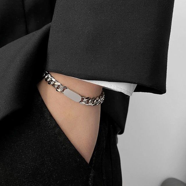 Cuban bracelet new men's fashion niche titanium steel men's design high-end sense hip-hop cool generous men's jewelry Cuban bracelet new men's fashion niche titanium steel men's design high-end sense hip-hop cool generous men's jewelry