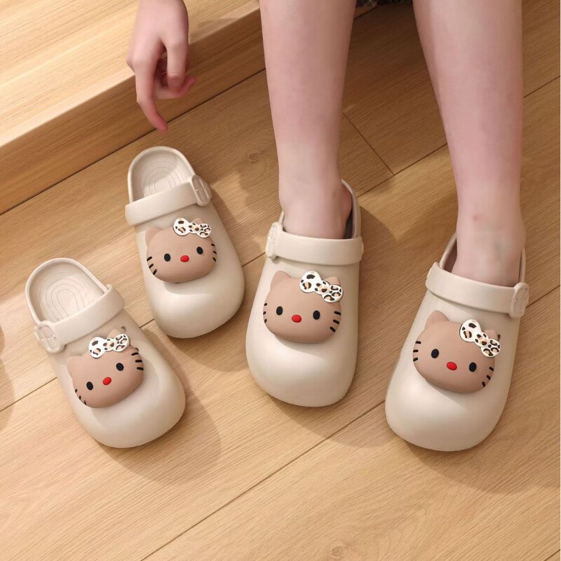 2026 Spring/Summer New Women's Clog Shoes with Thick Soles, Non-Slip, Outdoor Wear, Comfortable Cartoon Slippers, One-Piece Dropshipping