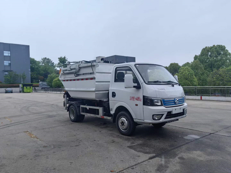 Dongfeng pure electric self-loading garbage truck, 4-cubic-meter trash bin, leak-proof garbage collection and disposal vehicle