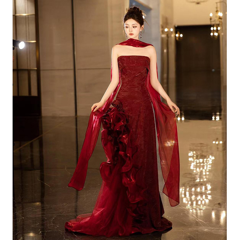 Strapless Morning Robe with a Fairy-Like Design, Niche Wedding Dress in Burgundy for Brides, Engagement and Wedding Morning Photoshoot Dress, Women's Toast Attire