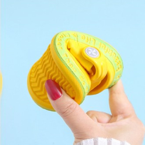 Baby sandals for boys and girls, soft sole for 1-3 year old toddlers learning to walk, anti-slip hole sandals, new summer style for young children with protective tops.