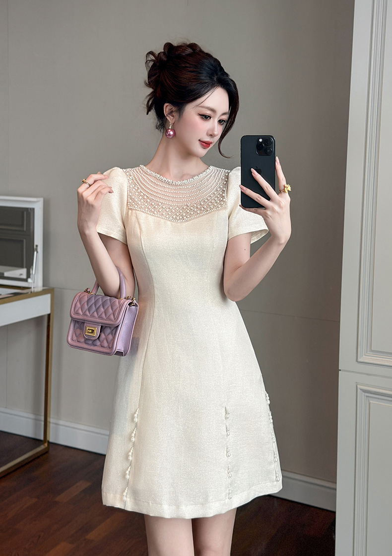 Đầm suông nữ midi cổ tròn thắt eo đính ngọc trai phong cách Pháp — mơ chi tiết 4