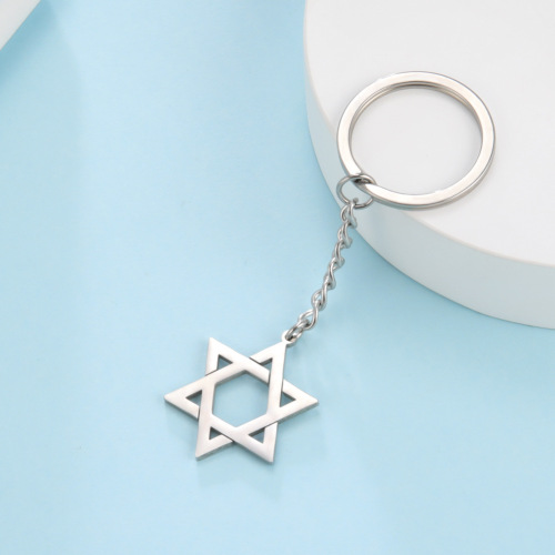 Personalized cut titanium steel color belt chain key chain five-pointed star pendant simple geometric 304 stainless steel key chain