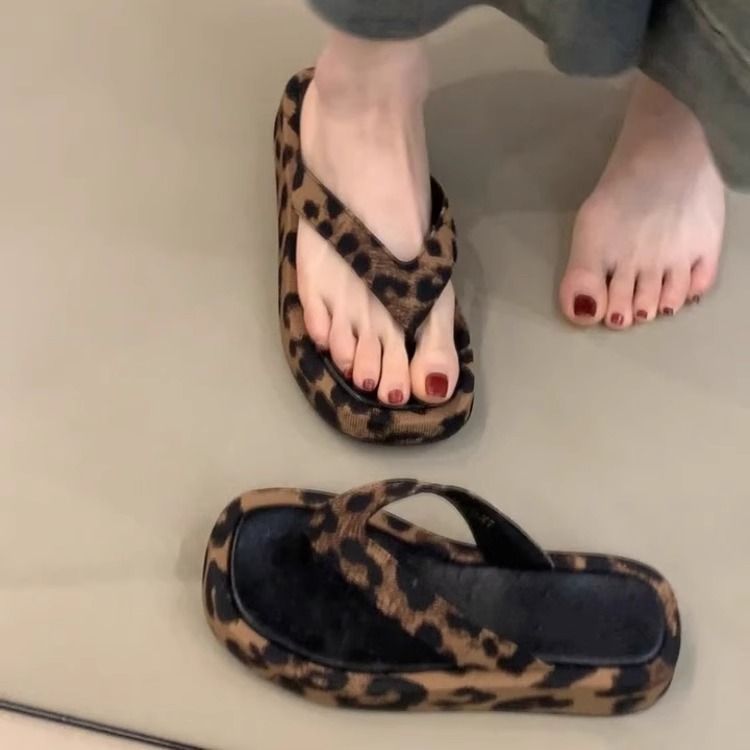 2025 New Summer Leopard Print Thick-Soled Flip-Flops for Women to Wear Outside, Flip-Flops, Soft-Soled Daily Casual Beach Sandals