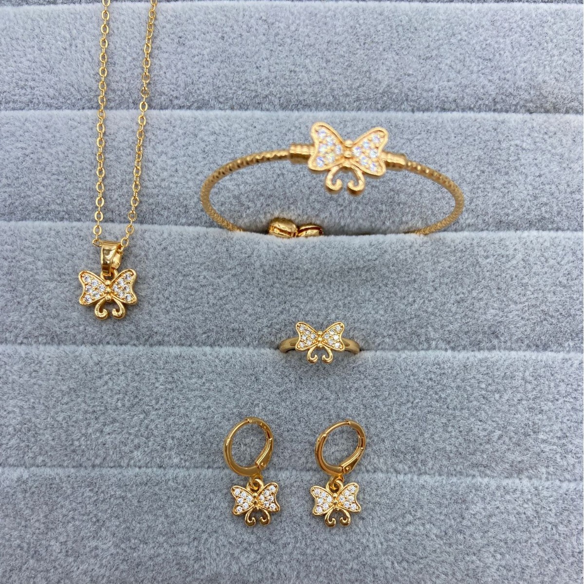 Juegos de joyería para niños mariposa cereza Mickey cobre oro zircon anillo pendientes brazalete collar joyería conjunto de cuatro piezas image 6