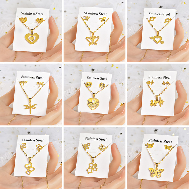 Fashion Star Heart Shape Crown Stainless Steel Inlaid Gold Women's Earrings Necklace 1 Set display picture 1