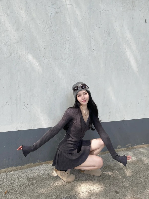 美式复古针织套装女春季学院风v领长袖开衫高腰百褶半身裙两件套|undefined