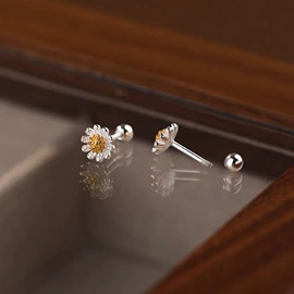 耳钉;戒指;项链