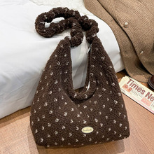 2025�����¿�insëë�μ���������r�и��ֵ������͹Ű���Ů