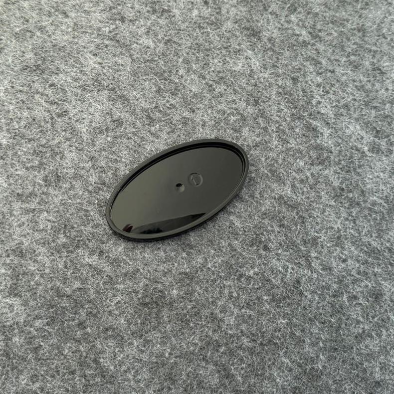 Suitable for Land Rover grille emblems, including the Range Rover Sport, Evoque, Velar, Discovery Sport, and rear tail emblems, featuring an oval logo