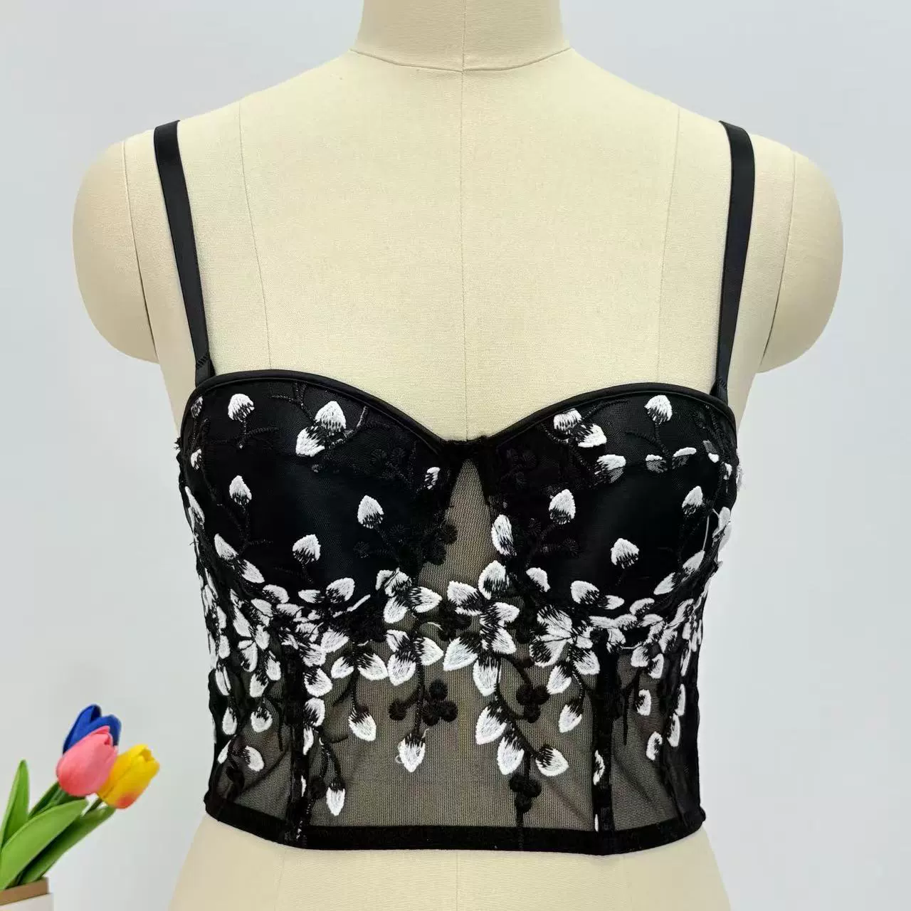 Модный цветочный топ-камизоль средней длины, высококачественная универсальная безрукавка, топ-бра, который можно носить как верхнюю одежду.