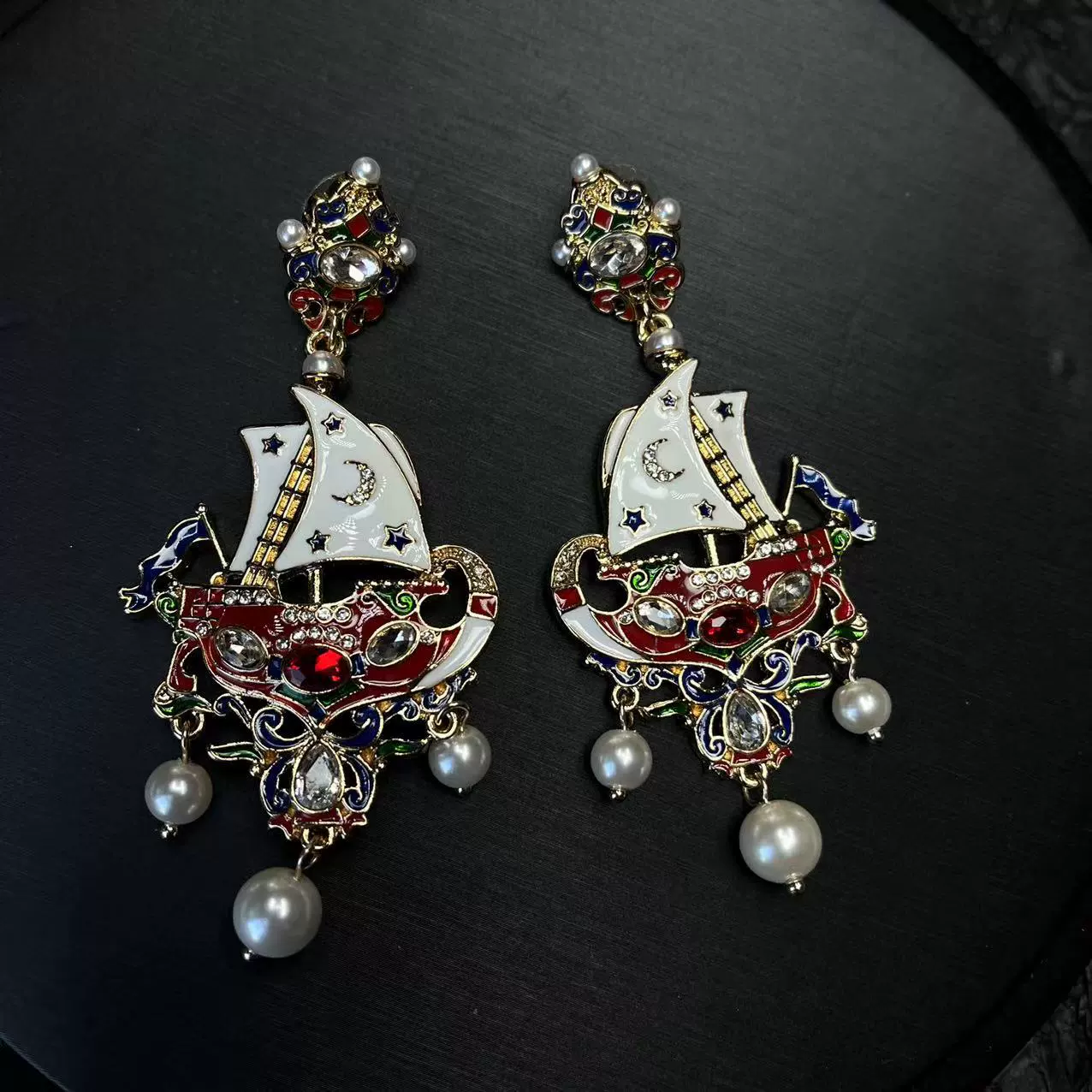 Small design retro earrings, pendant, with gem, light luxury style