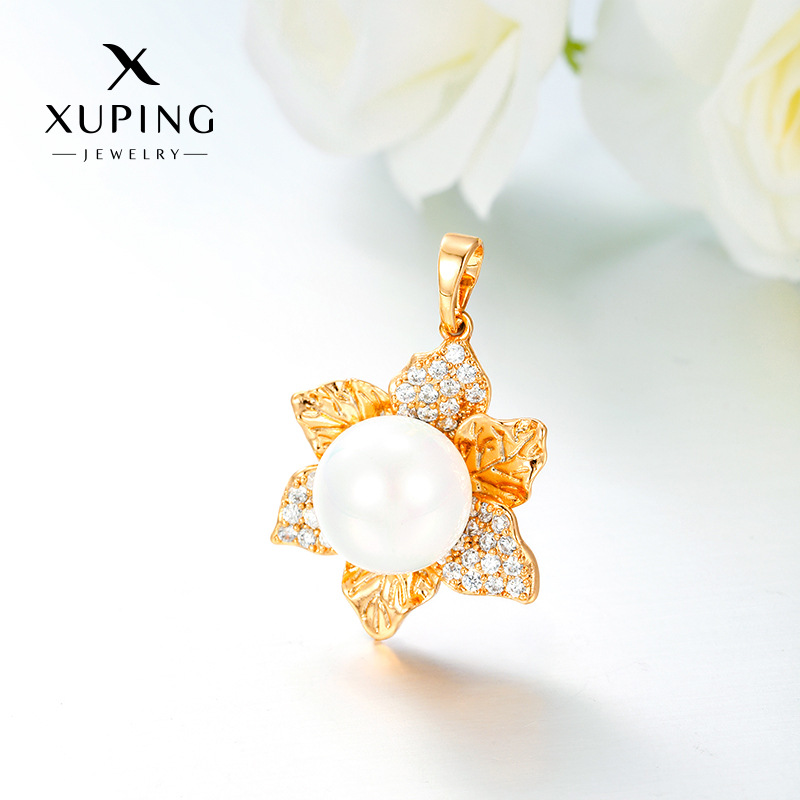 Xuping Europa y los Estados Unidos transfronterizos incrustados de zircon imitación de flores de perlas diseño de moda retro collar de dama colgante al por mayor