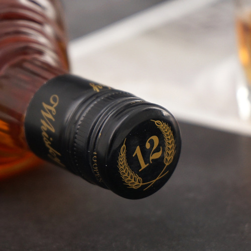 Whisky spirits wholesale manufacturer for black square bottle XO whisky popular high-proof wine